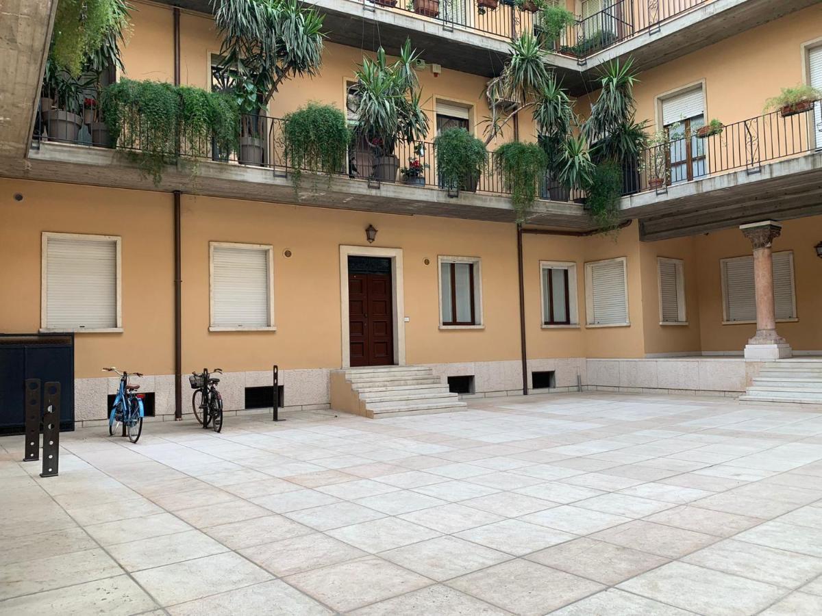 Apartamento Un Nido Sull'Arena - Royal Solution Verona Exterior foto
