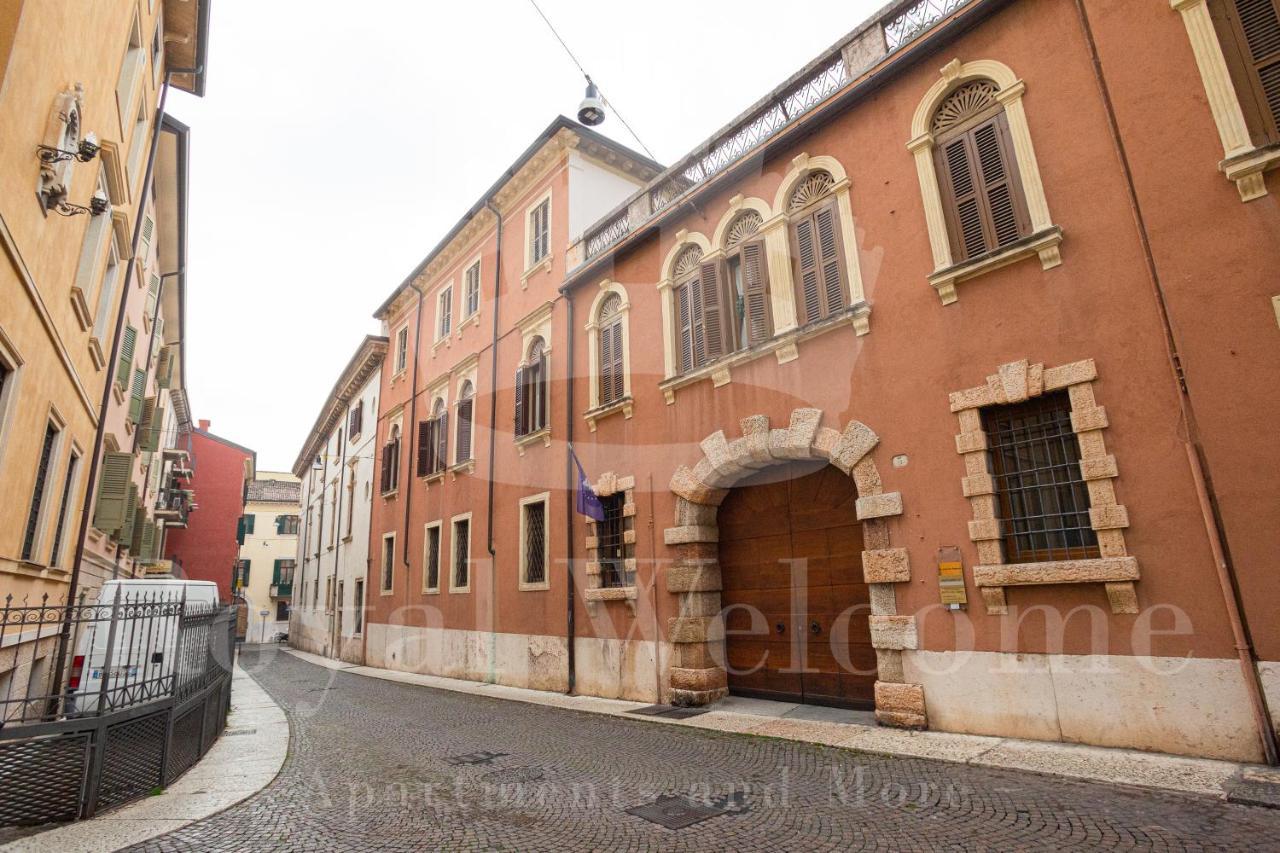 Apartamento Un Nido Sull'Arena - Royal Solution Verona Exterior foto